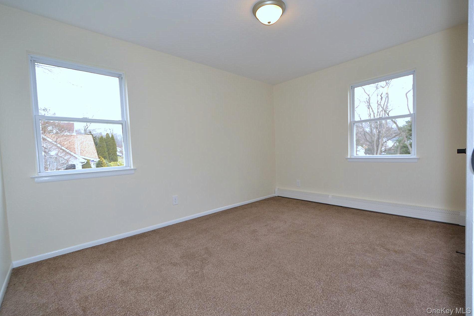 #20 photo, 30 Apex Drive, سوفولك Coram , NY 11727