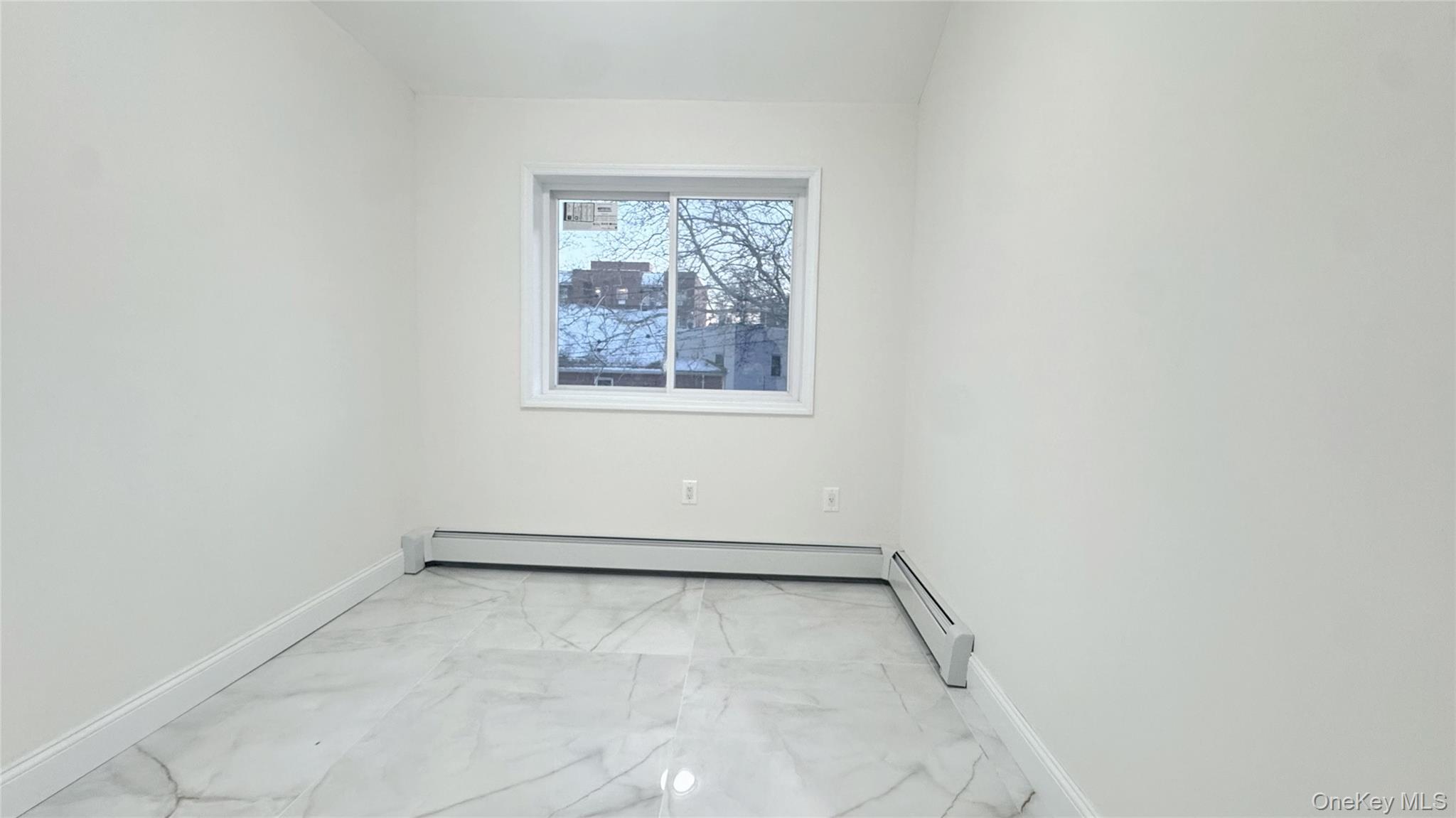 #18 photo, 104-49 49th Ave, 皇后區 可樂娜 Corona , NY 11368