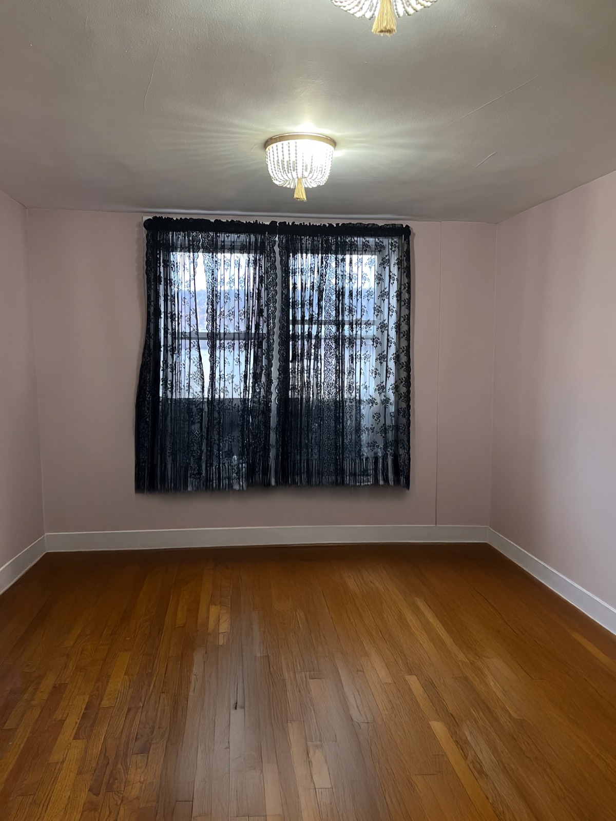 #5 photo, 679 Warburton Ave, #1N, Yonkers , NY 10701