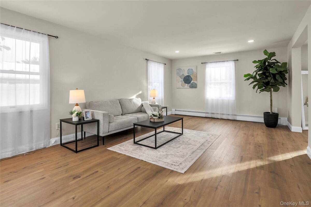 #2 photo, 37 Malvern Lane, Stony Brook , NY 11790