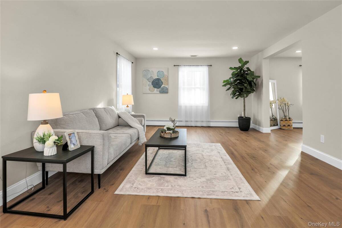 #3 photo, 37 Malvern Lane, Stony Brook , NY 11790