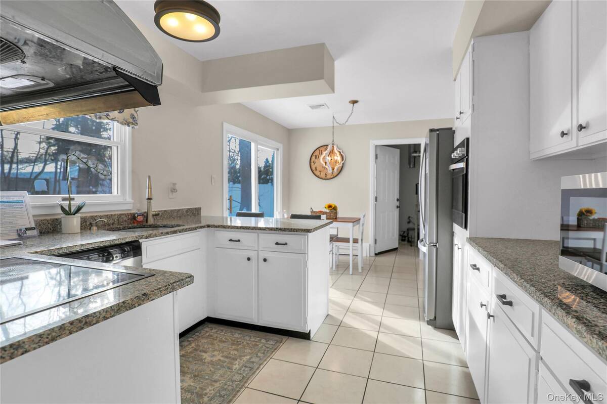 #6 photo, 37 Malvern Lane, Stony Brook , NY 11790