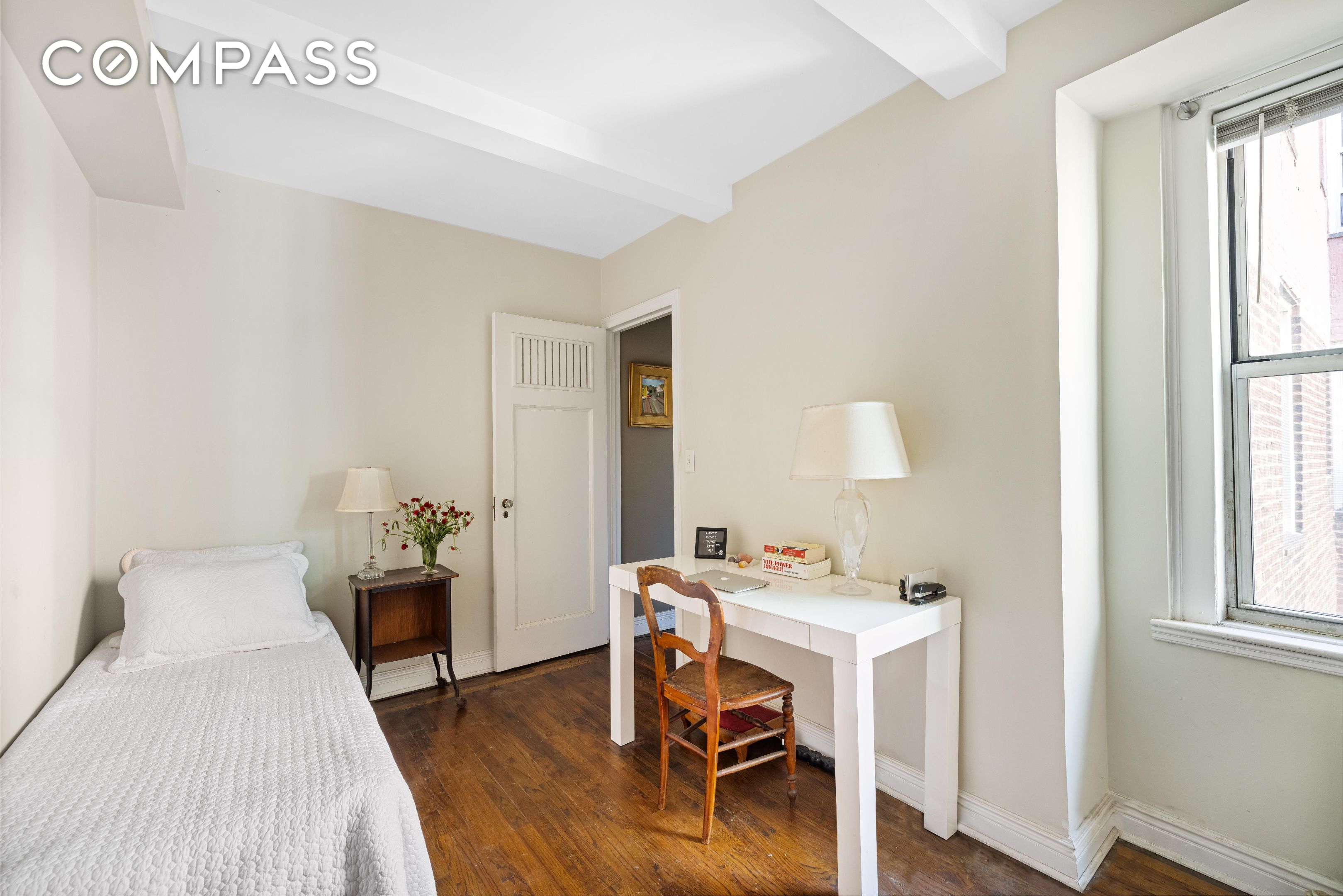 #11 photo, 333 E 43rd Street, Midtown East , NY 10017