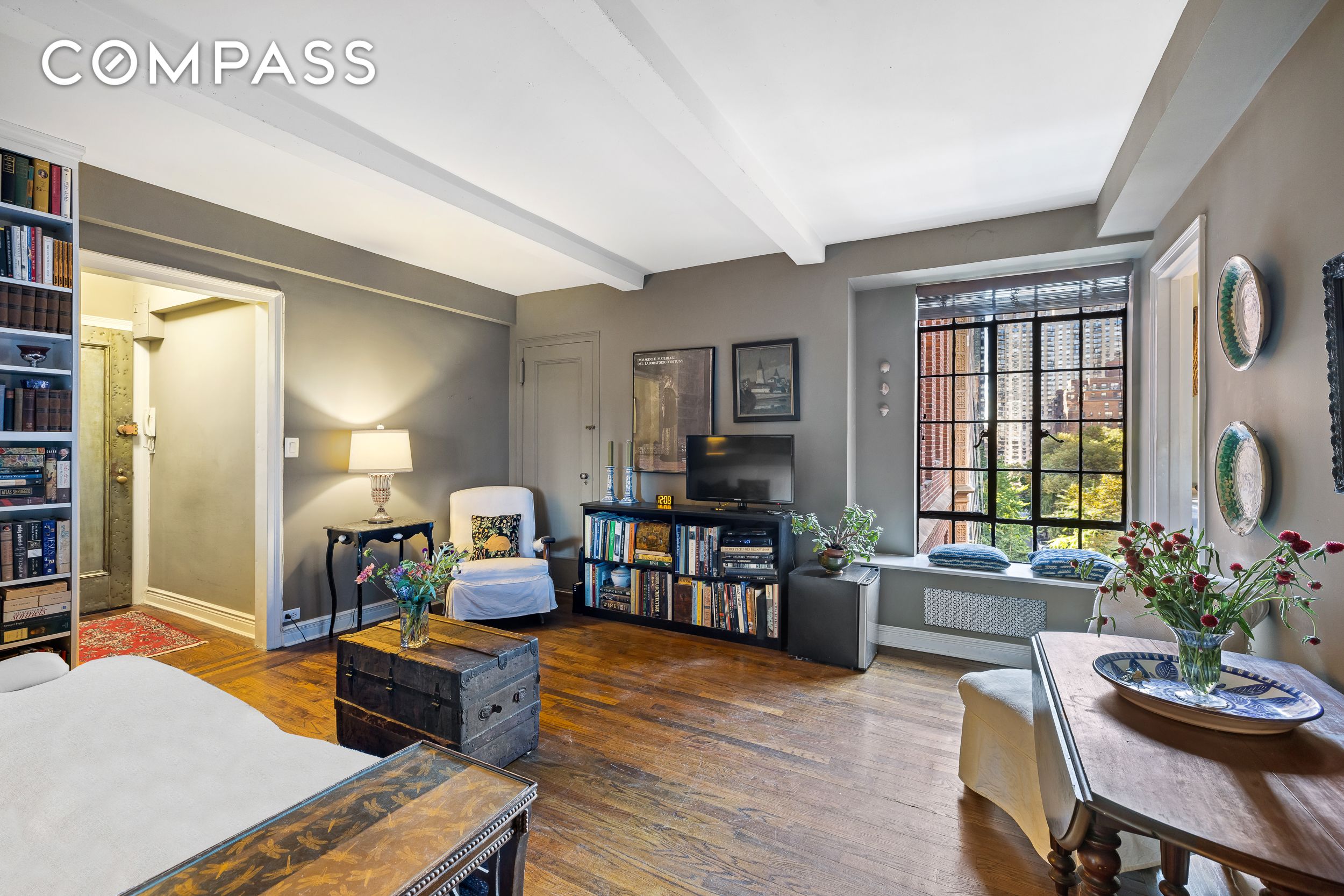 #3 photo, 333 E 43rd Street, Midtown East , NY 10017