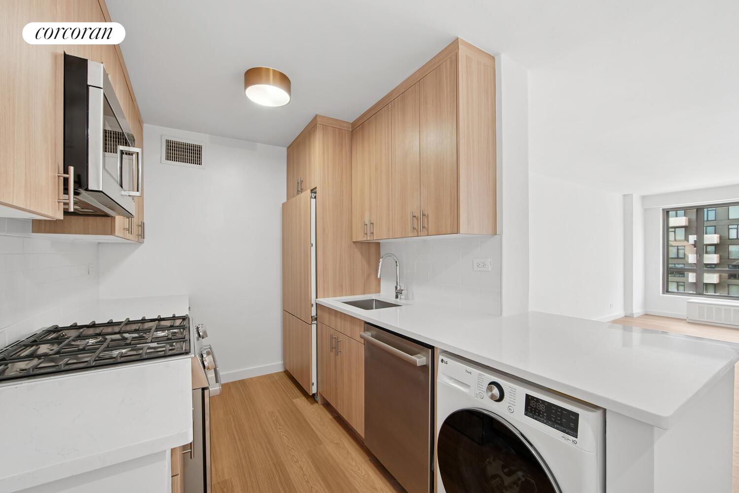 #1 photo, New York City, Yorkville , NY 10128