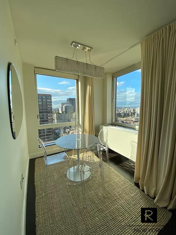 #4 photo, 215-217 E 96th Street, 曼哈顿 东哈莱姆区 East Harlem , NY 10128