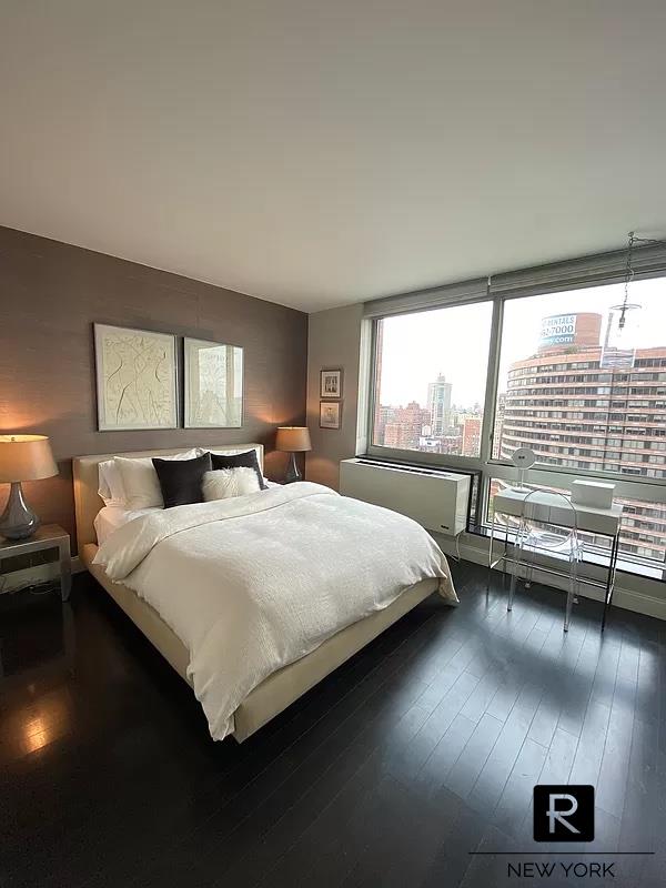 #6 photo, 215-217 E 96th Street, 曼哈顿 东哈莱姆区 East Harlem , NY 10128