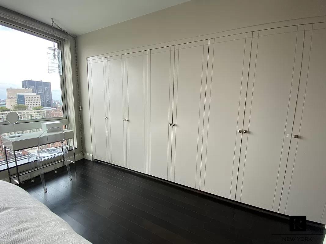 #7 photo, 215-217 E 96th Street, 曼哈顿 东哈莱姆区 East Harlem , NY 10128