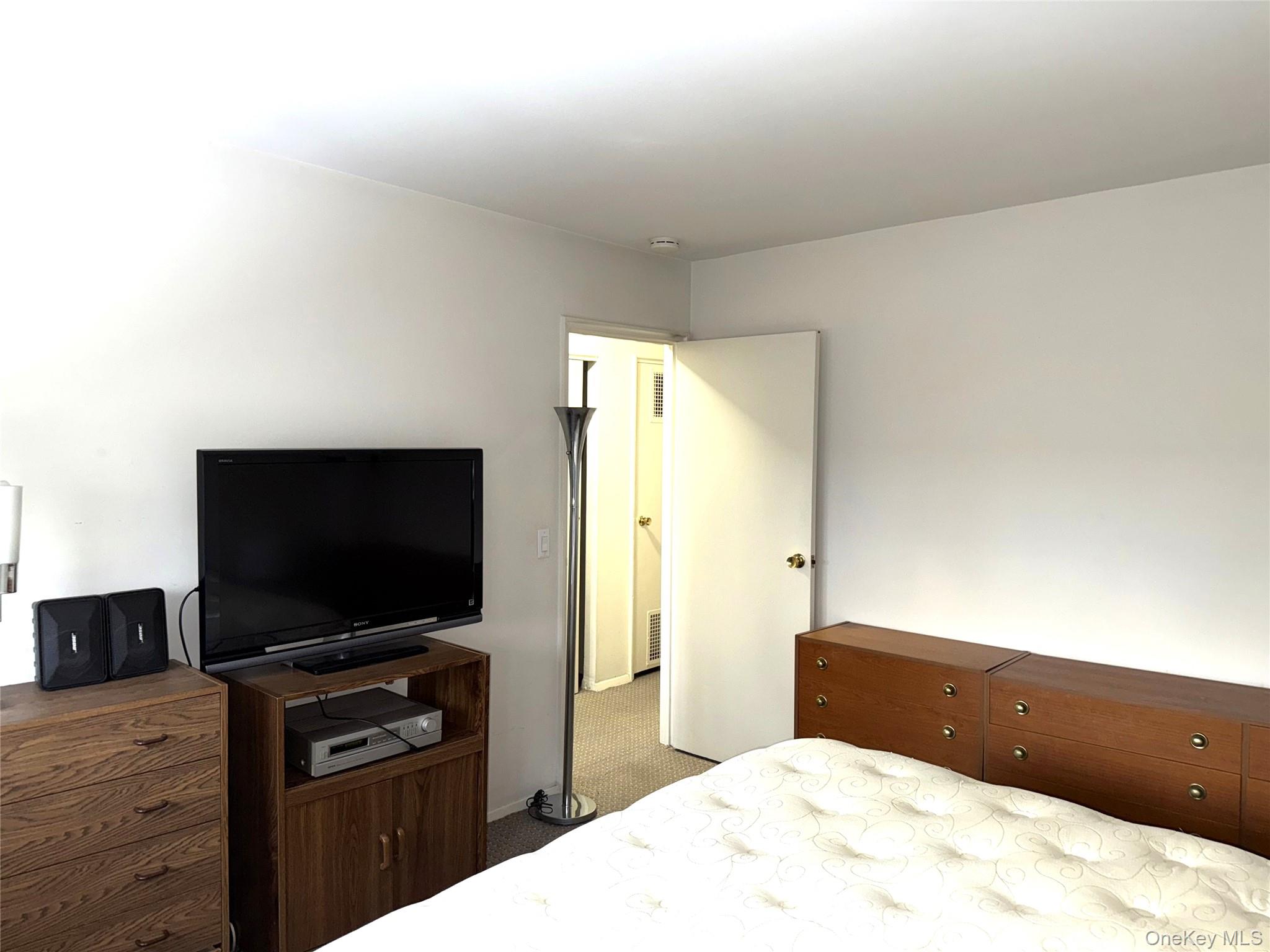 #10 photo, 3 Wyndover Woods Lane, White Plains , NY 10603