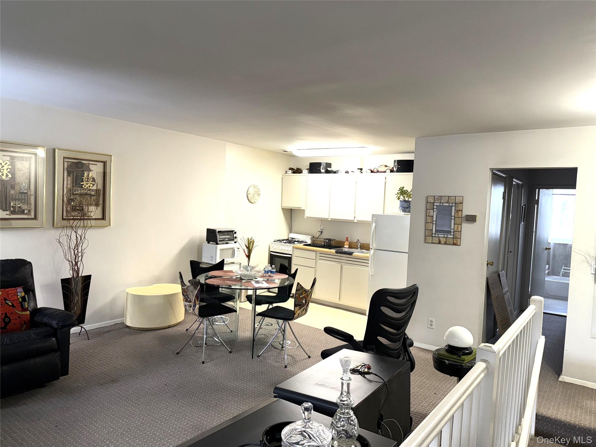 #4 photo, 3 Wyndover Woods Lane, White Plains , NY 10603