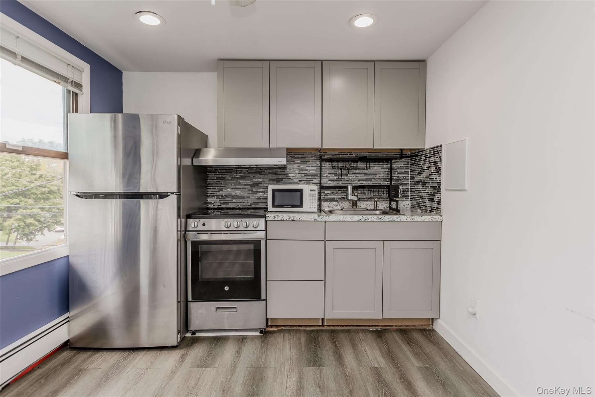 #3 photo, 97 Rosewood Road, מחוז סאפוק Kings Park , NY 11754