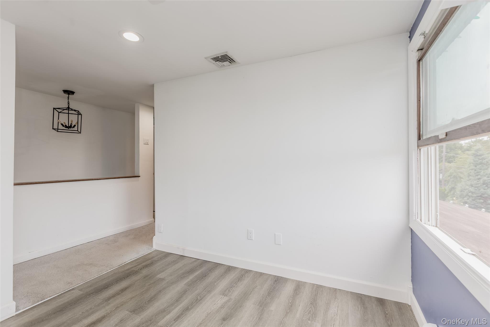 #4 photo, 97 Rosewood Road, מחוז סאפוק Kings Park , NY 11754