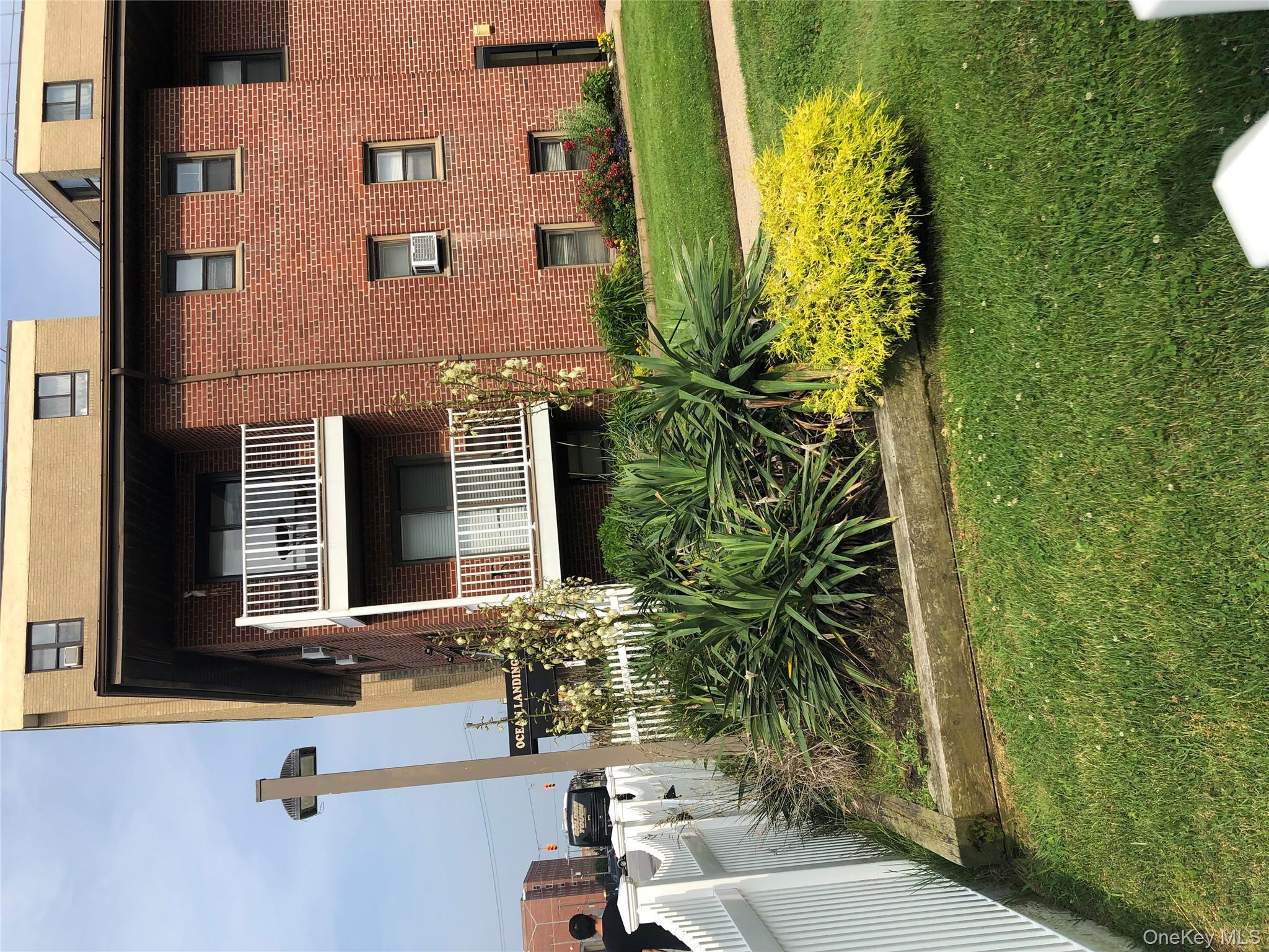 #10 photo, 475 W Broadway, नासाउ काउंटी Long Beach , NY 11561