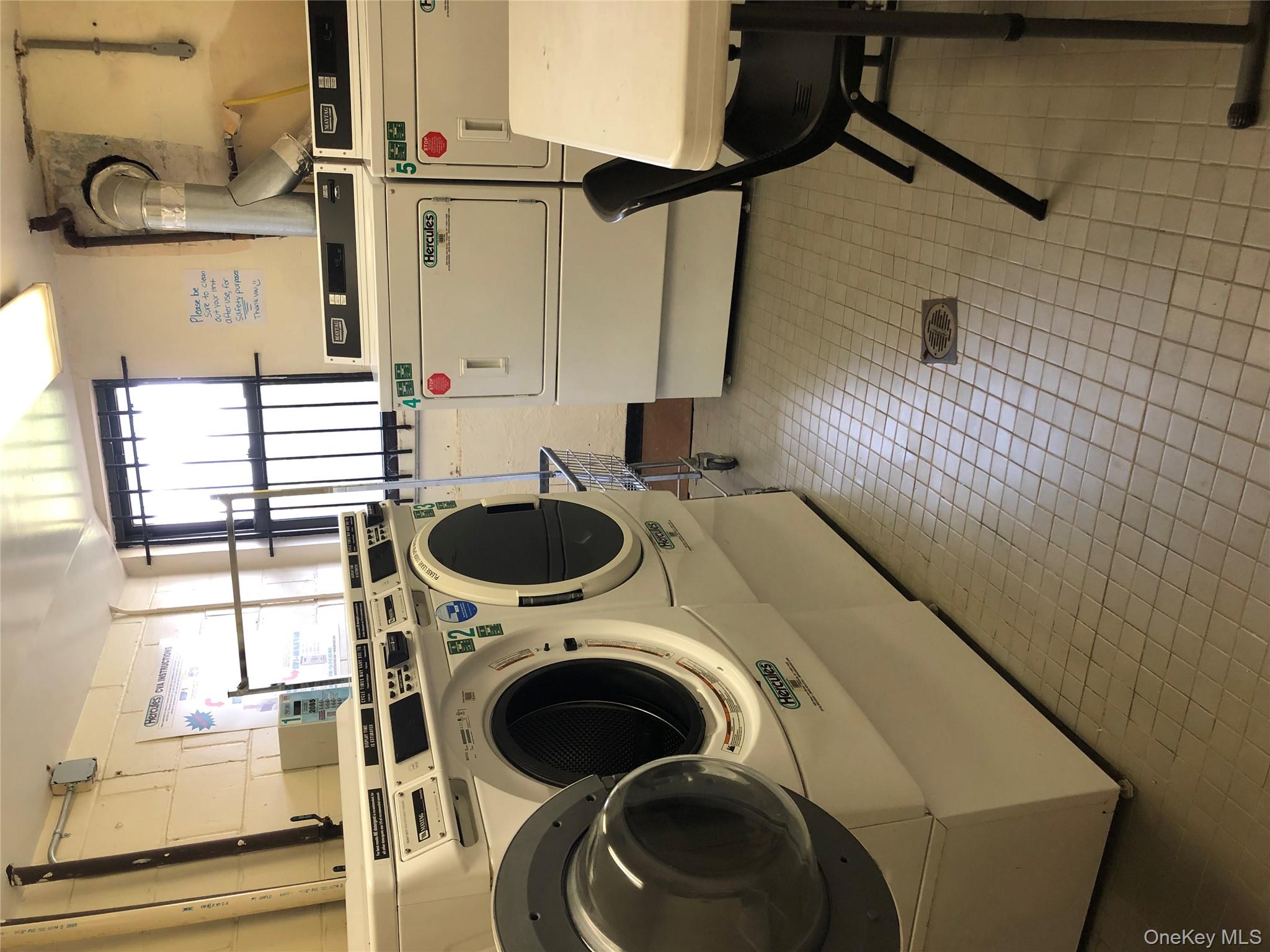 #14 photo, 475 W Broadway, नासाउ काउंटी Long Beach , NY 11561