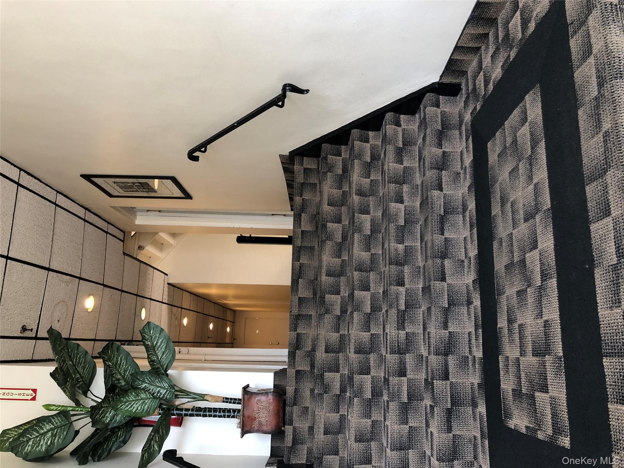 #2 photo, 475 W Broadway, नासाउ काउंटी Long Beach , NY 11561