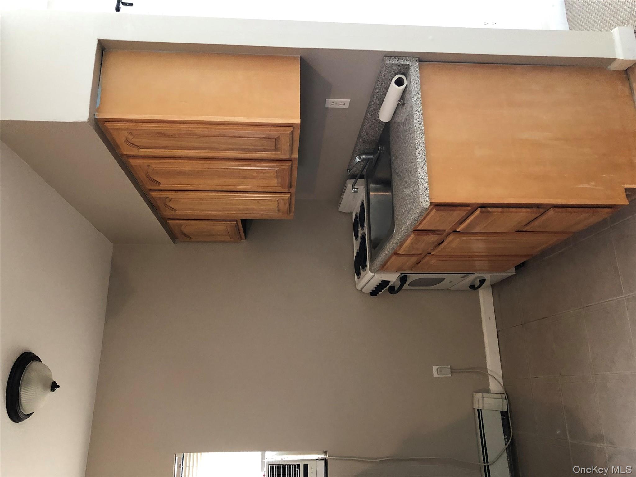 #5 photo, 475 W Broadway, नासाउ काउंटी Long Beach , NY 11561