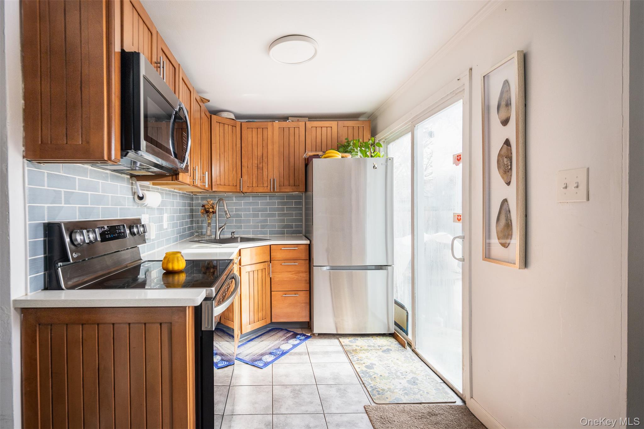 #6 photo, 278 W Elm Road, سوفولك Mastic Beach , NY 11951