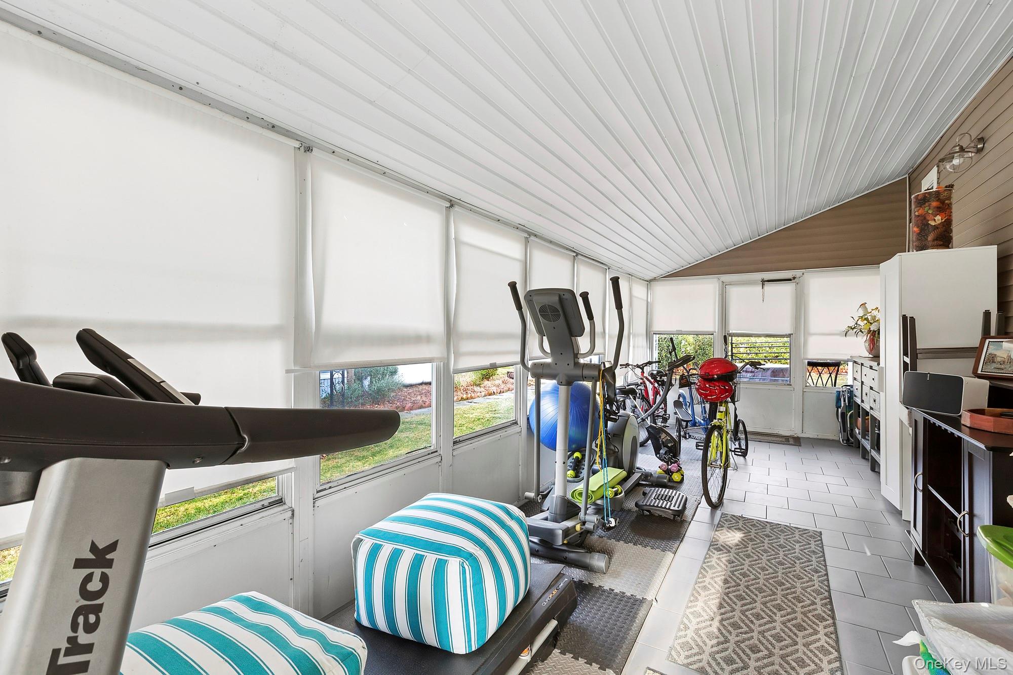 #11 photo, 525 Riverleigh Avenue, सफ़ोक काउंटी Riverhead , NY 11901