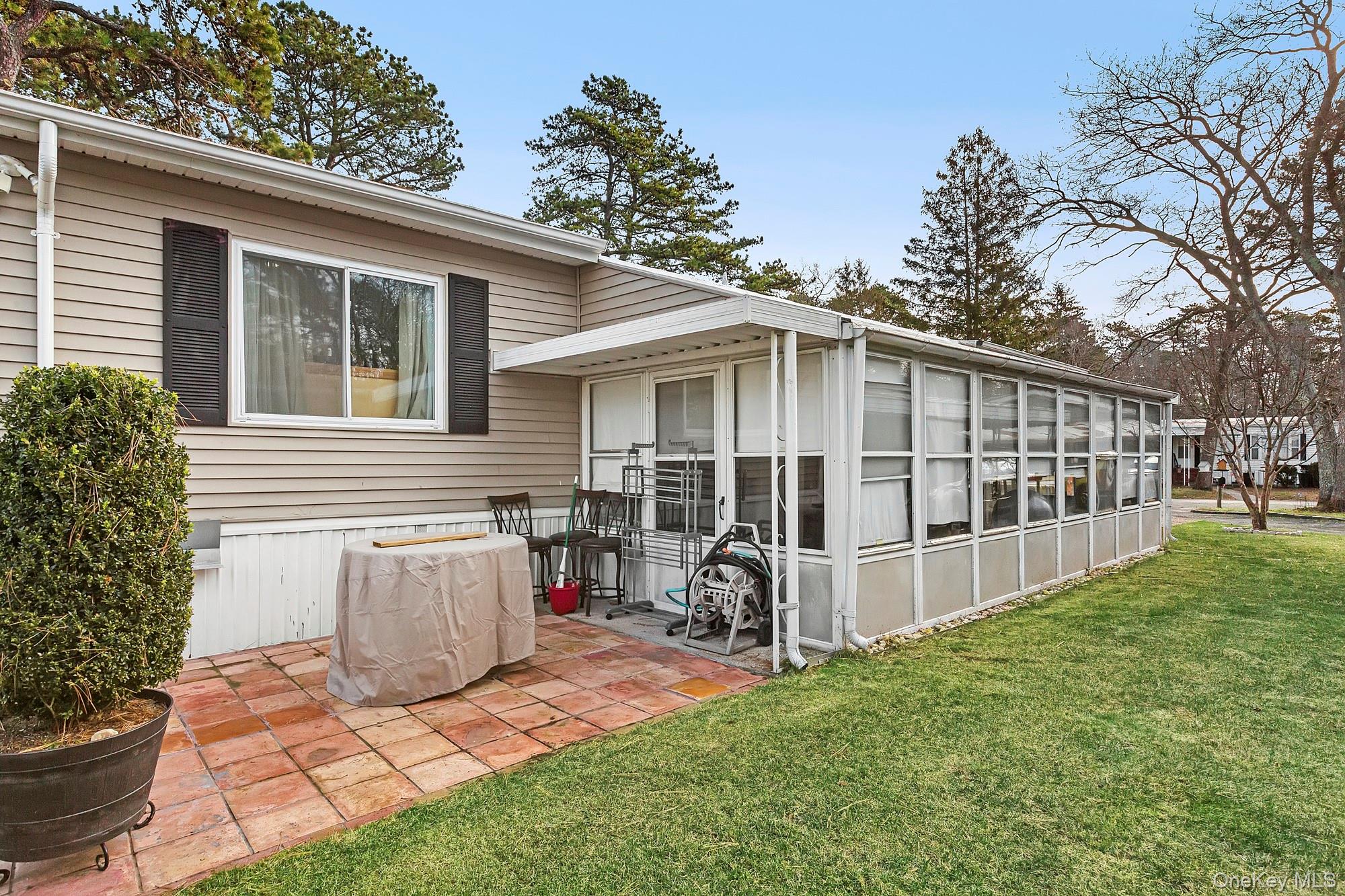 #13 photo, 525 Riverleigh Avenue, सफ़ोक काउंटी Riverhead , NY 11901