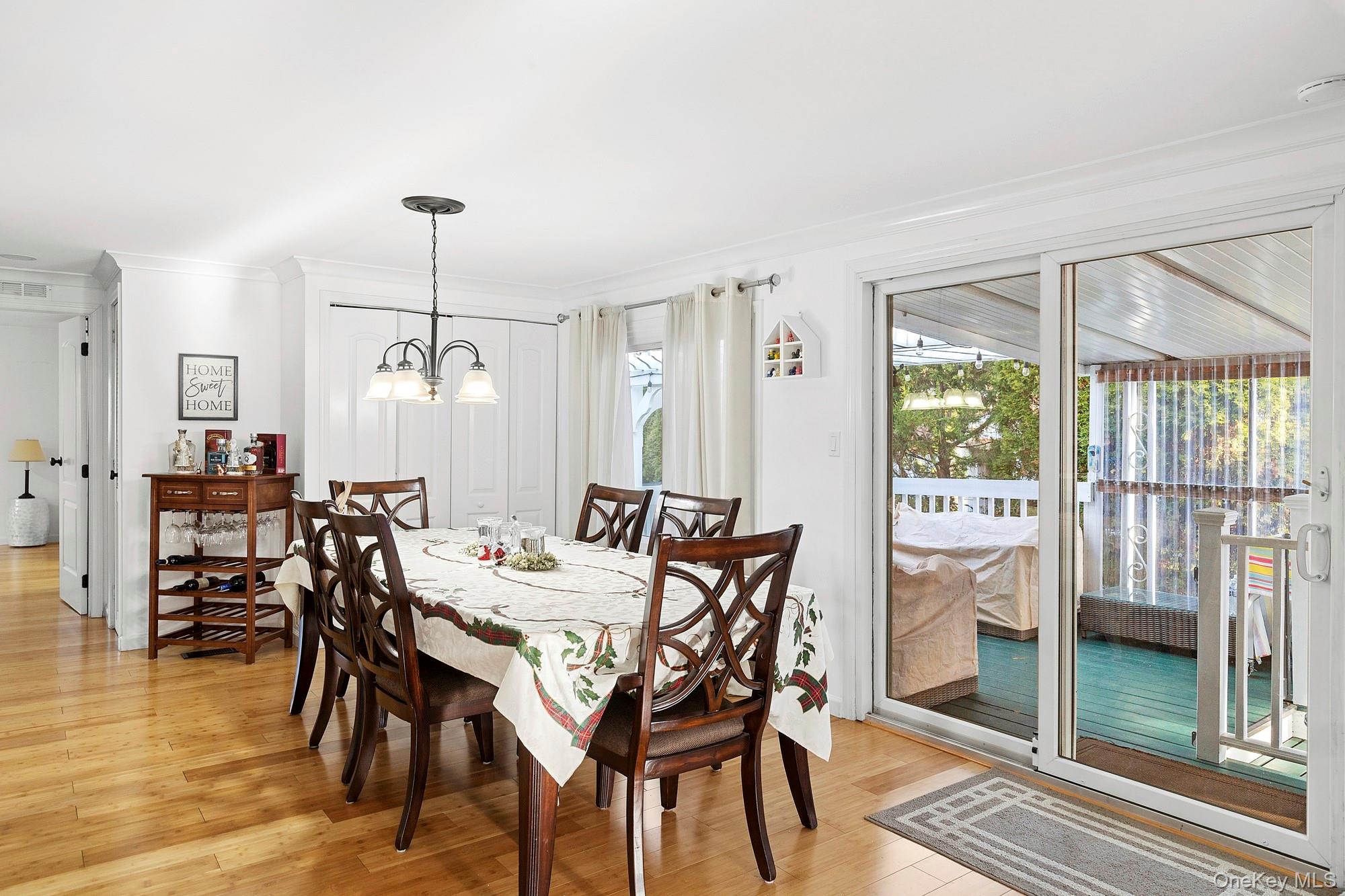 #3 photo, 525 Riverleigh Avenue, सफ़ोक काउंटी Riverhead , NY 11901