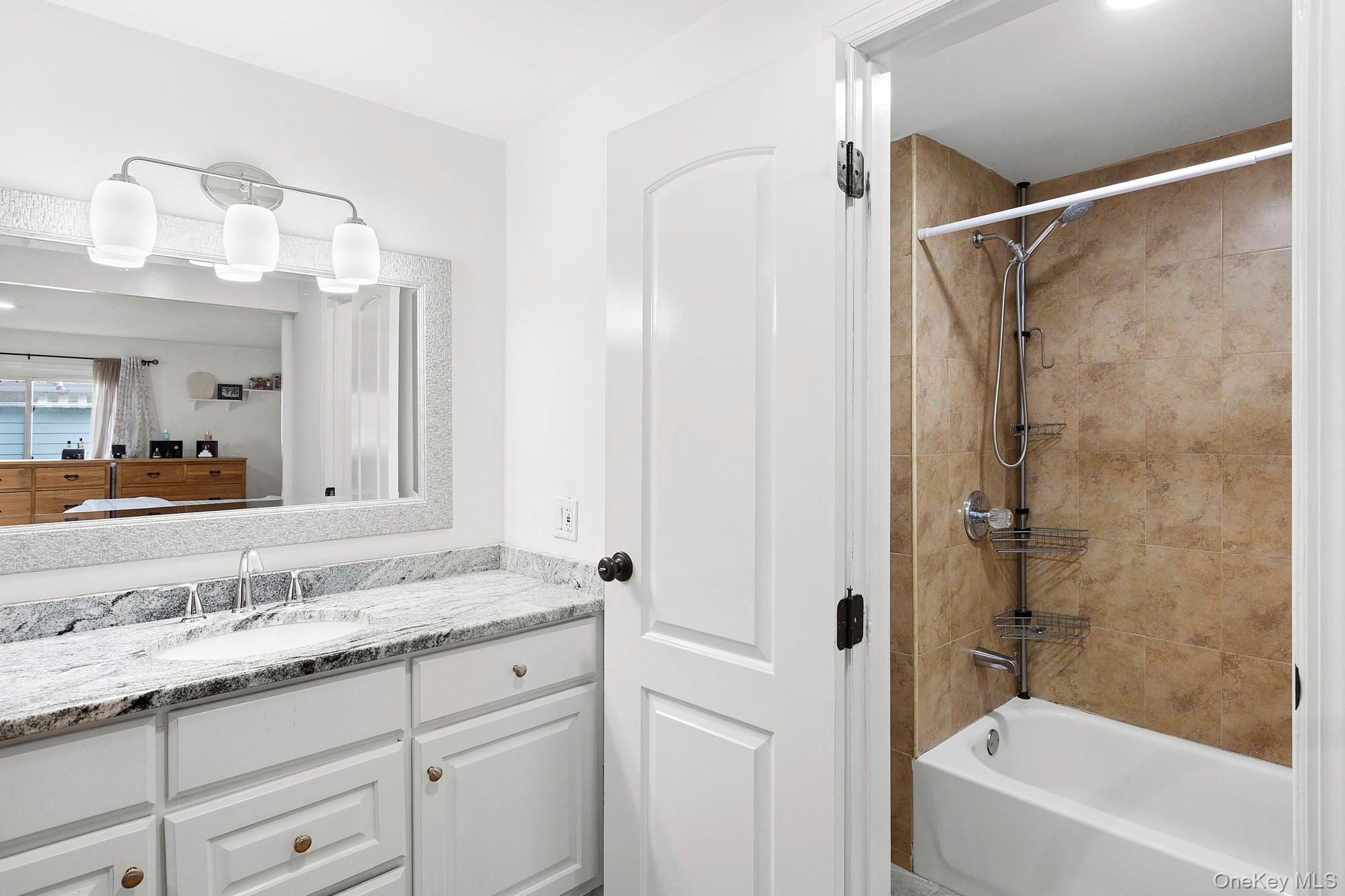 #8 photo, 525 Riverleigh Avenue, सफ़ोक काउंटी Riverhead , NY 11901