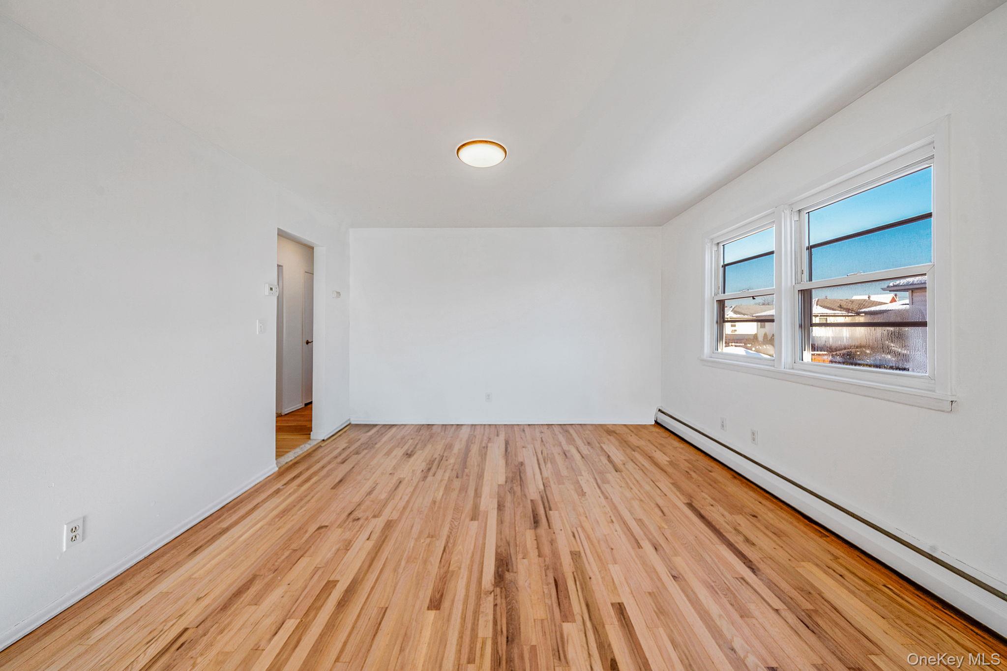 #16 photo, 1 Munro Boulevard, 长岛 Valley Stream , NY 11581