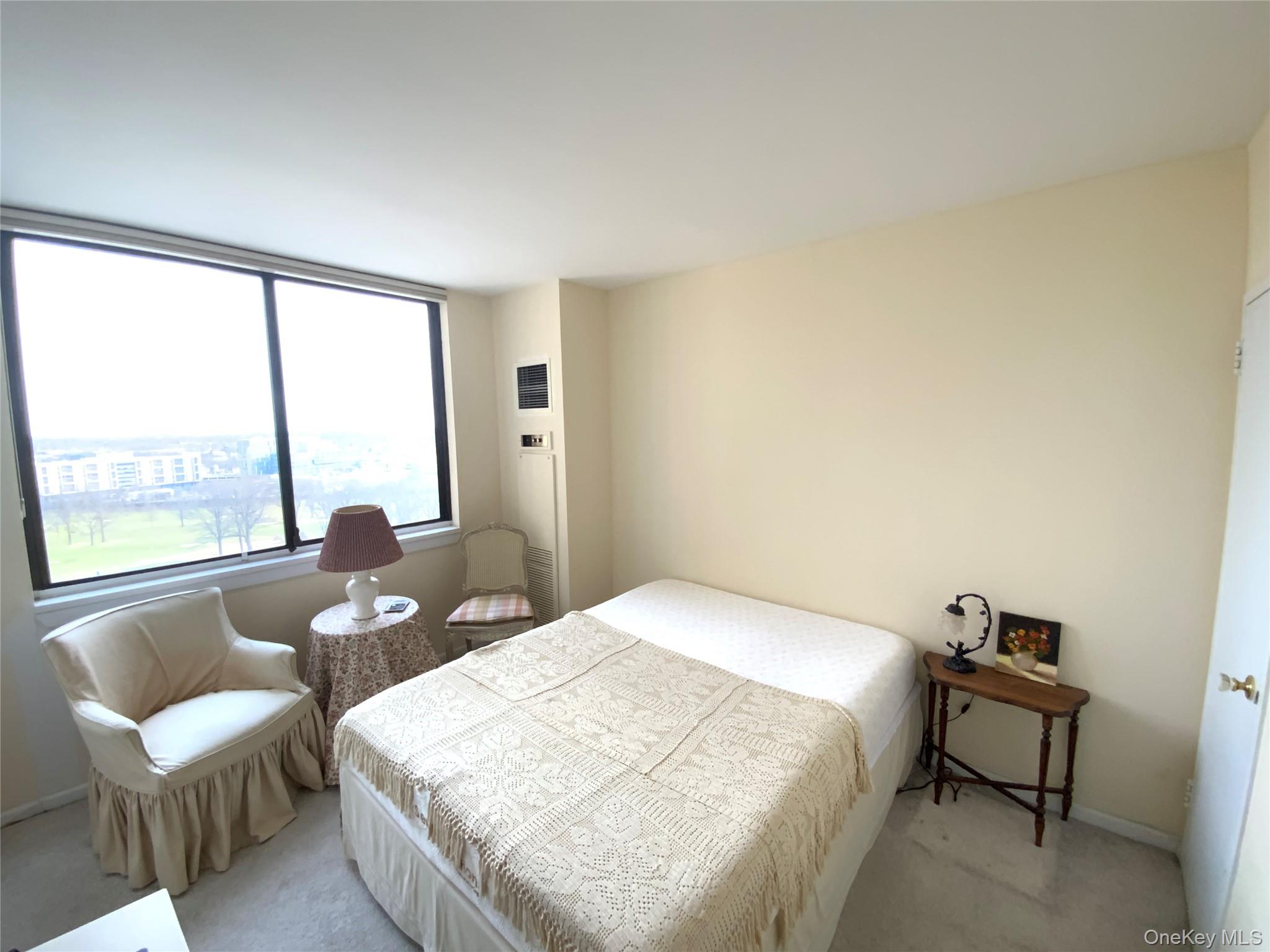 #11 photo, 27010 Grand Central Parkway, 皇后区 Floral Park , NY 11005