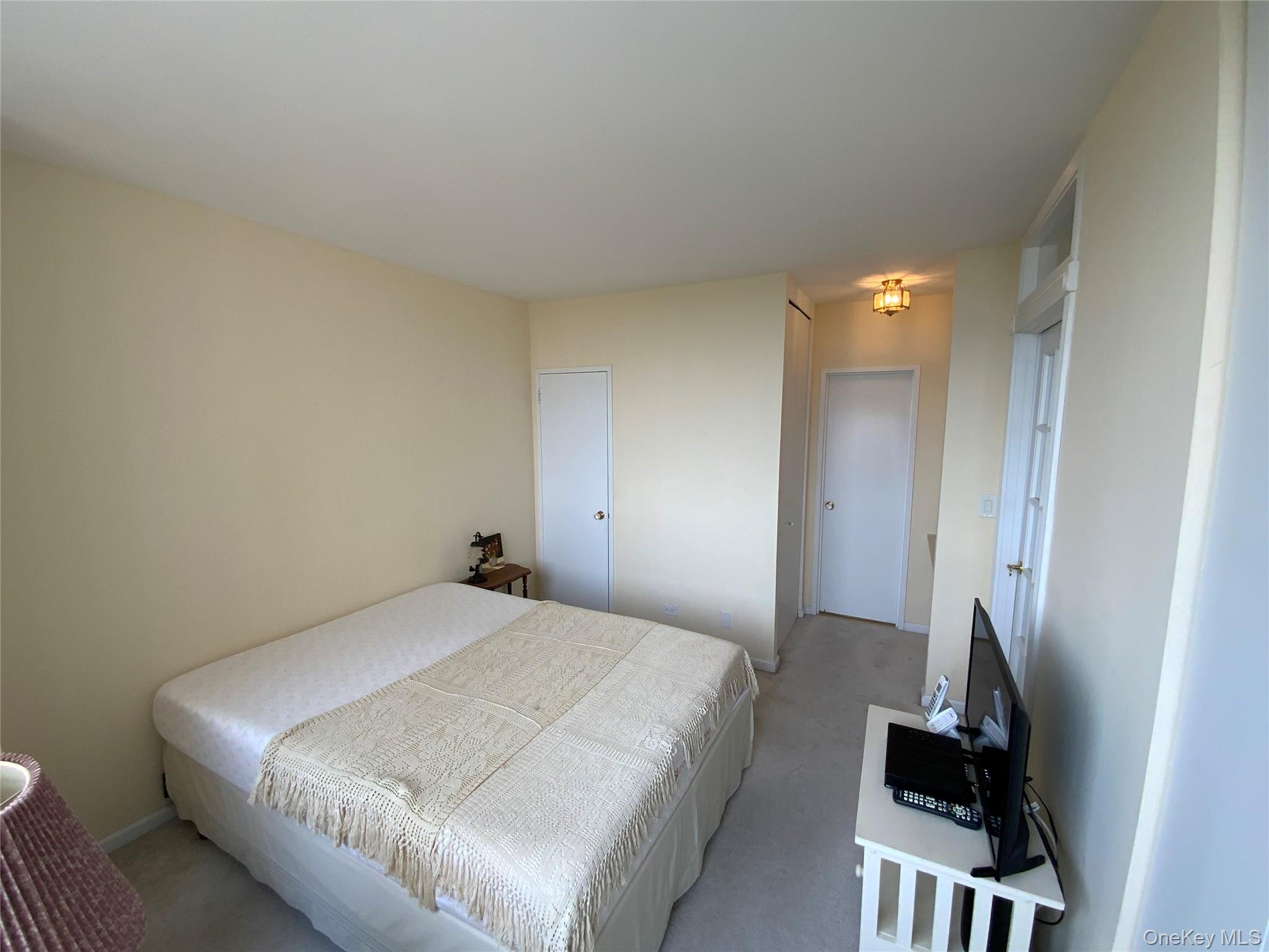 #13 photo, 27010 Grand Central Parkway, 皇后区 Floral Park , NY 11005