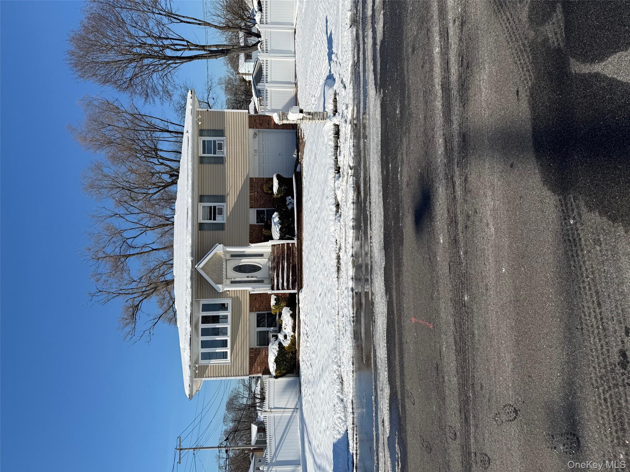 #1 photo, 118 Lincoln Avenue, 롱 아일랜드 Deer Park , NY 11729