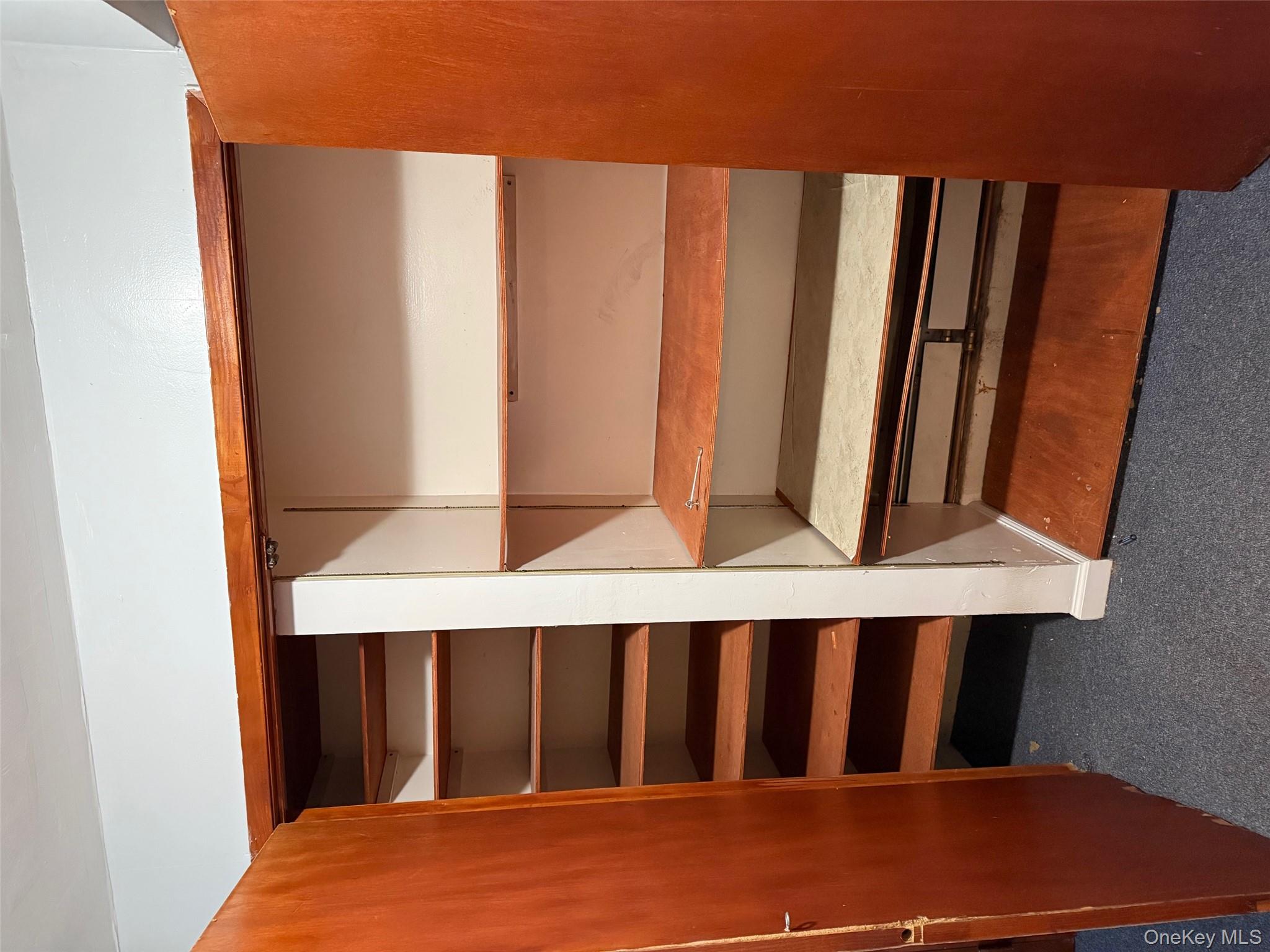 #4 photo, 118 Lincoln Avenue, Deer Park , NY 11729