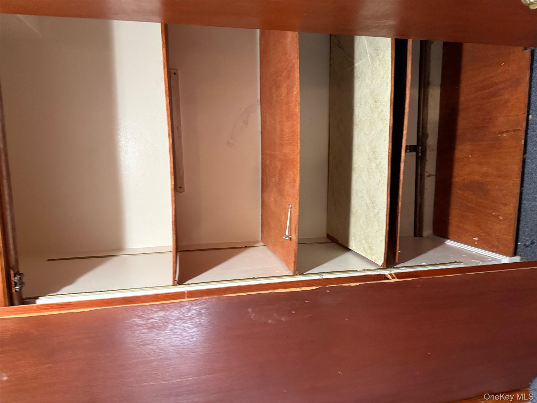 #5 photo, 118 Lincoln Avenue, Deer Park , NY 11729