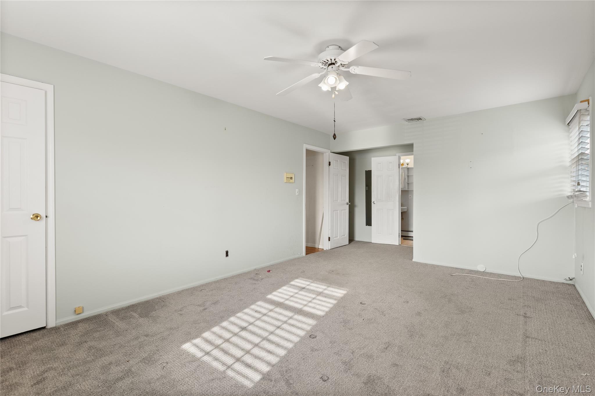 #11 photo, 11 Marlboro Lane, 東長島 East Islip , NY 11730