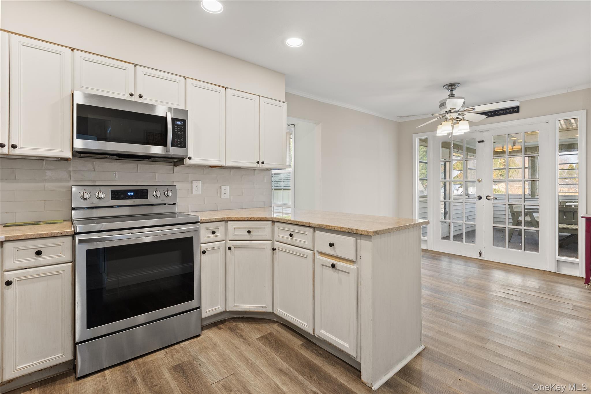 #2 photo, 11 Marlboro Lane, 東長島 East Islip , NY 11730