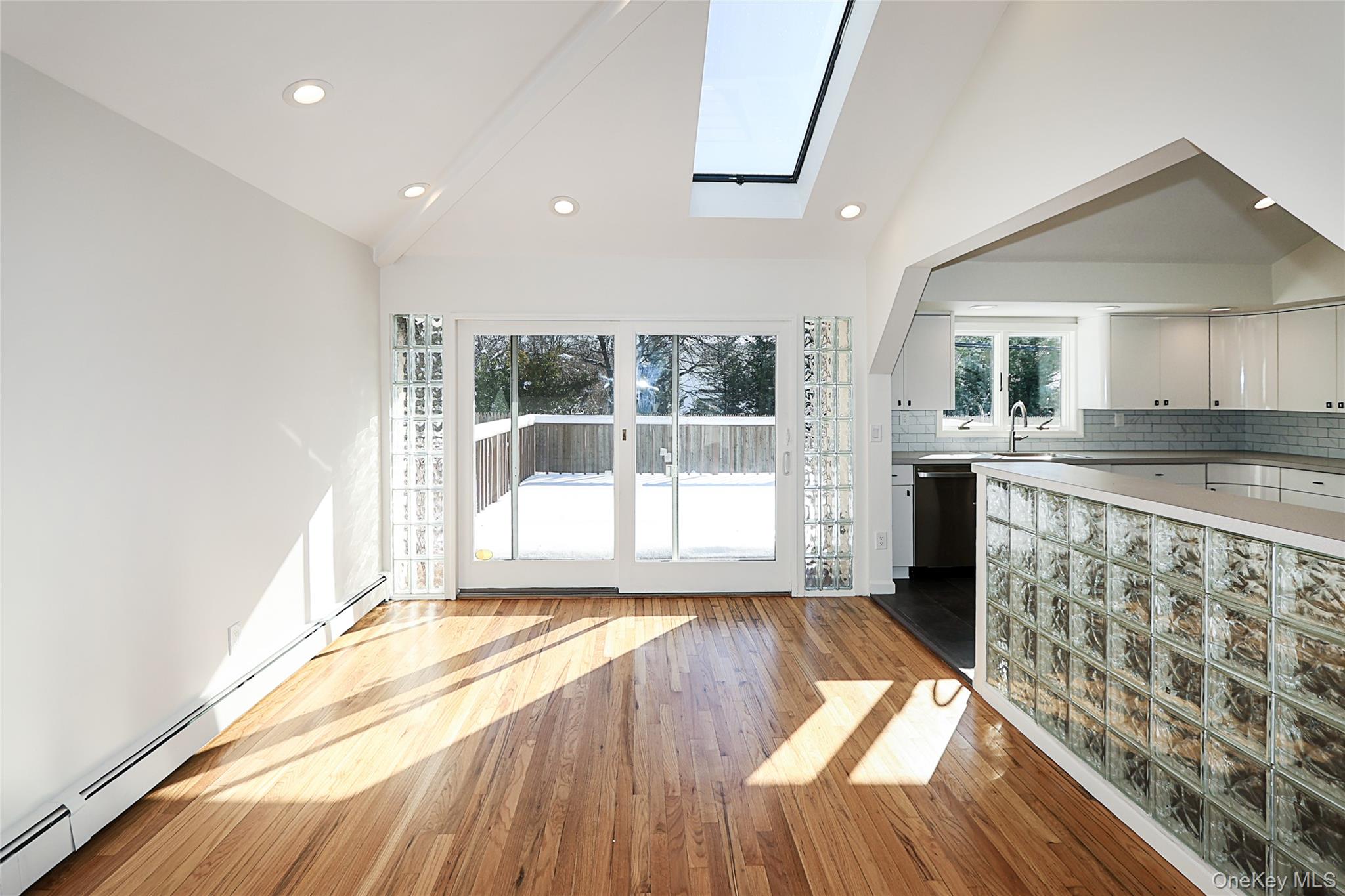 #11 photo, 118 Birchwood Park Drive, Jericho , NY 11753