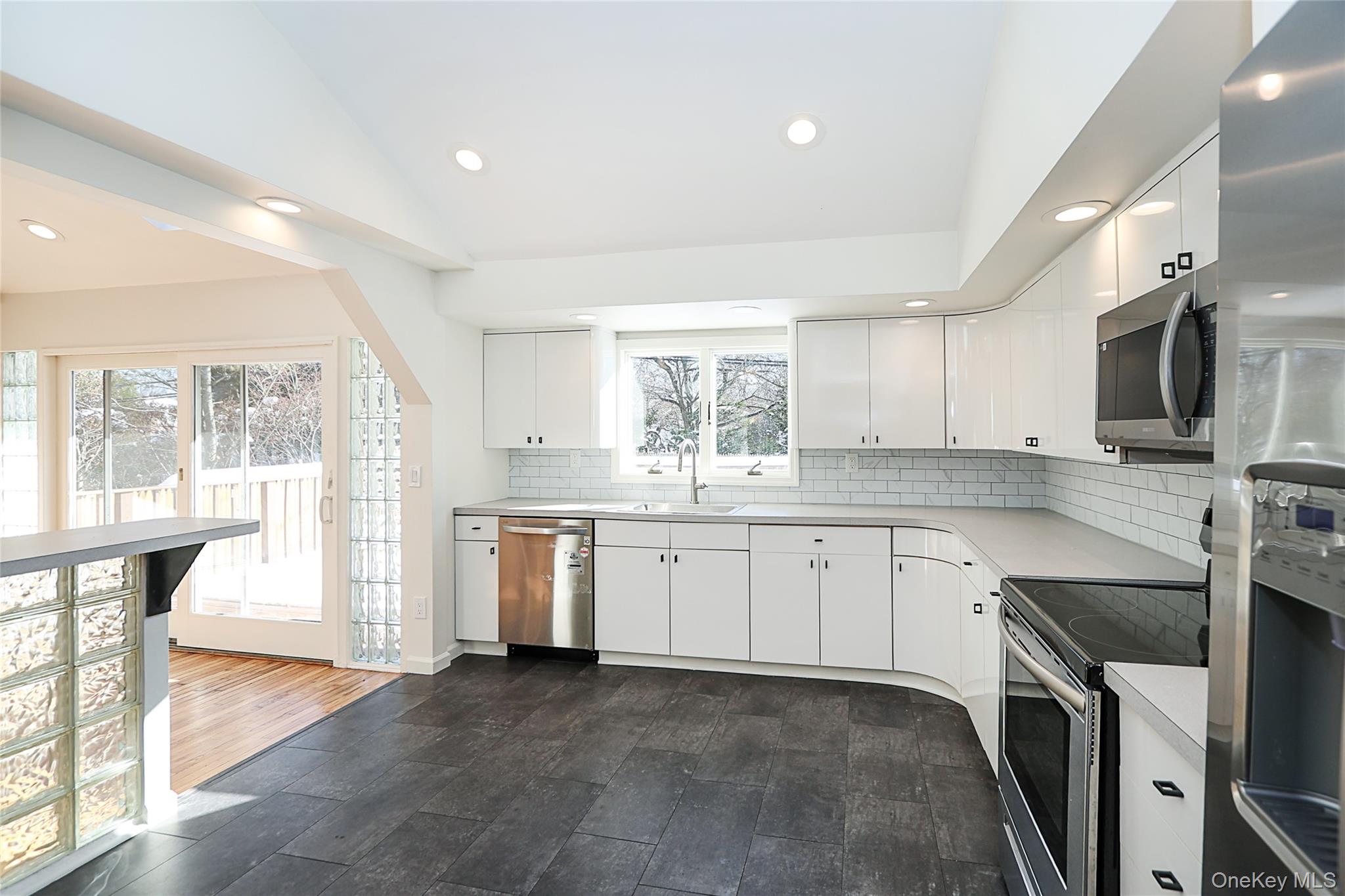 #13 photo, 118 Birchwood Park Drive, Jericho , NY 11753