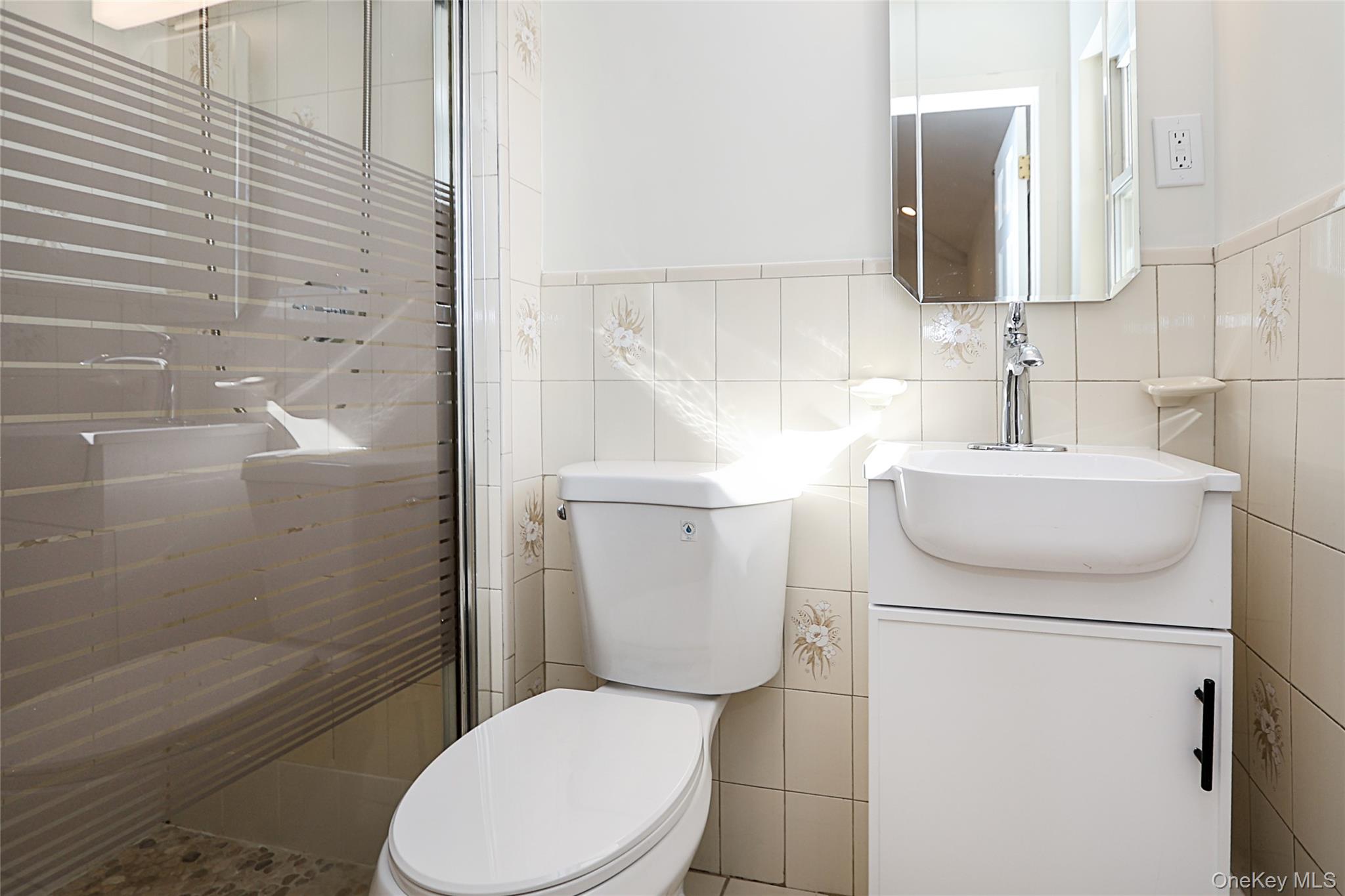 #17 photo, 118 Birchwood Park Drive, Jericho , NY 11753