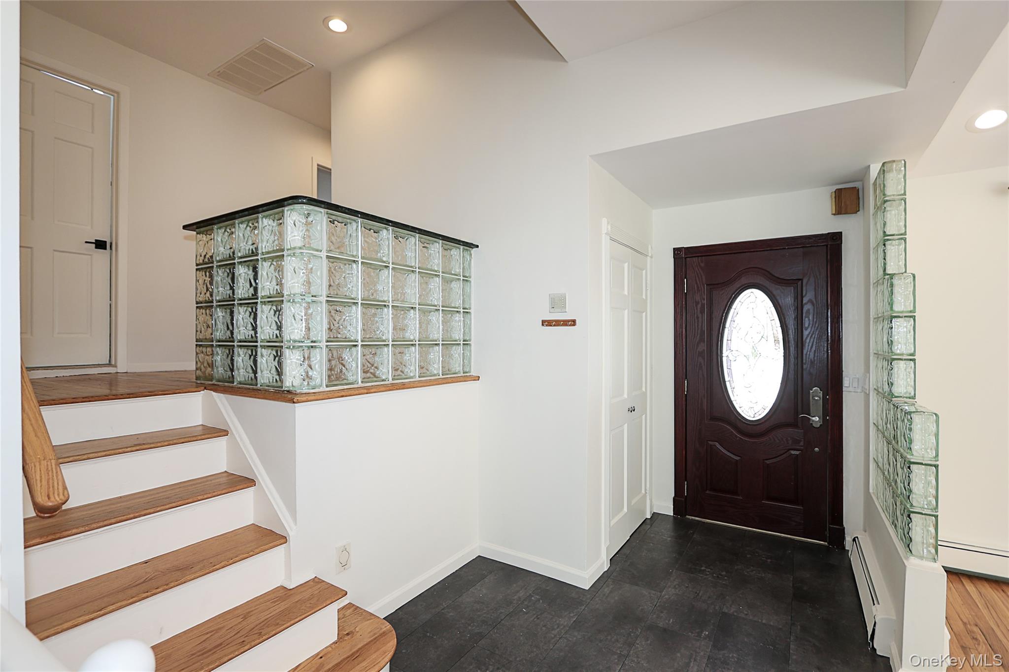 #7 photo, 118 Birchwood Park Drive, Jericho , NY 11753