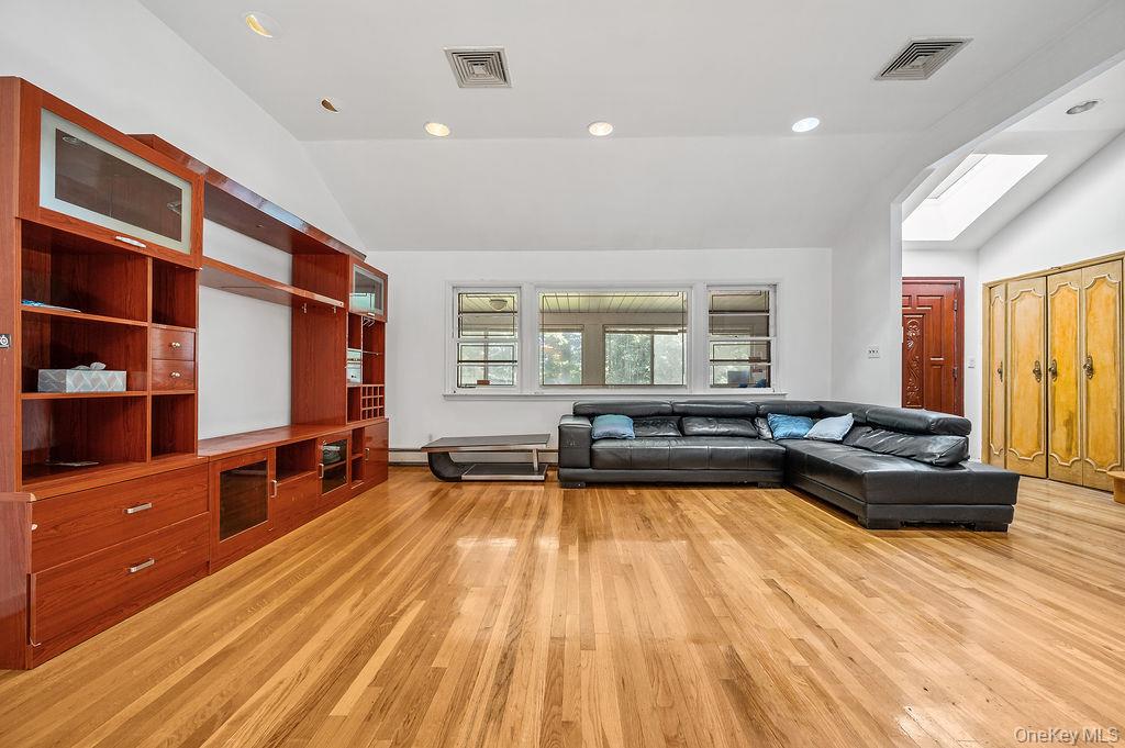 #3 photo, 222-60 Birmington Parkway, Bayside , NY 11364