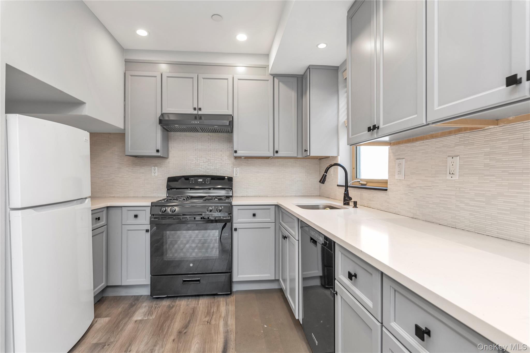 #9 photo, 6123 165th Street, كوينز Fresh Meadows , NY 11365