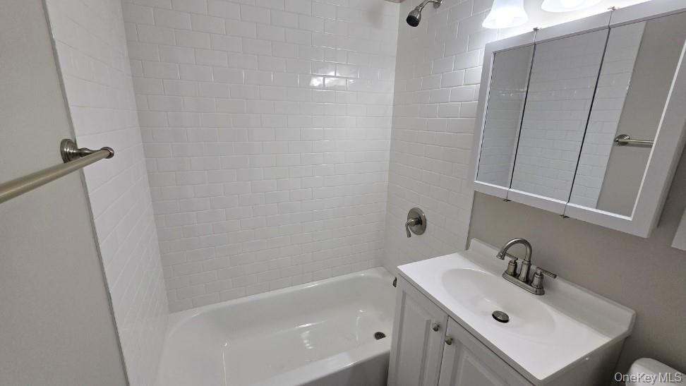 #8 photo, 144-17 Grand Central Parkway, 皇后區 Kew Garden Hills , NY 11435