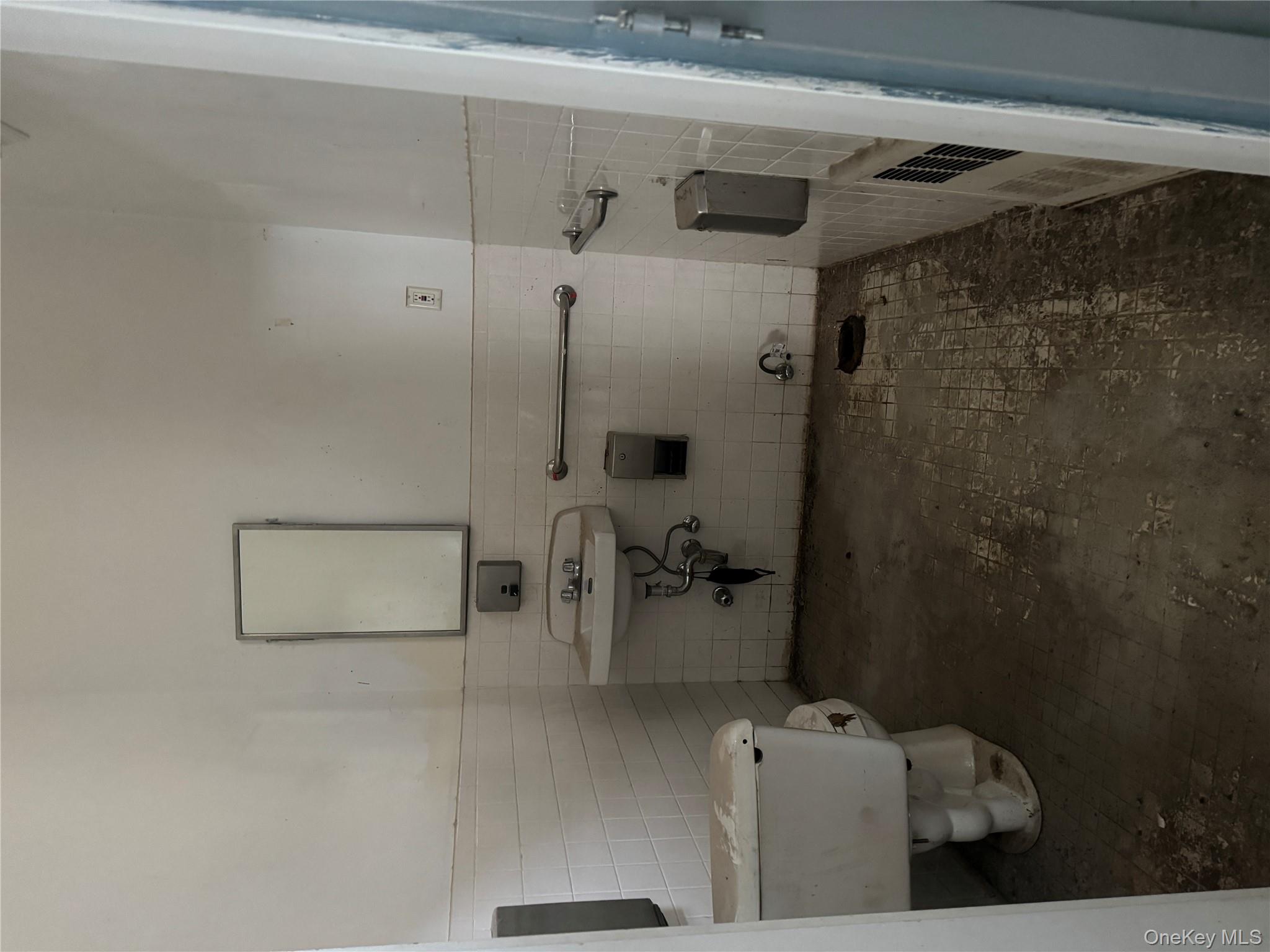 #12 photo, 1105 College Avenue, Бронкс ‖ Bronx , NY 10456