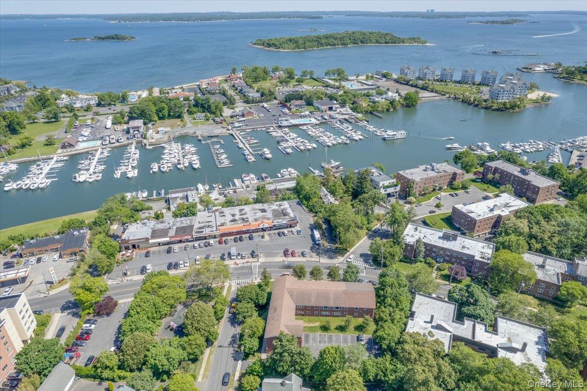 #16 photo, 437 Pelham Road, New Rochelle , NY 10805