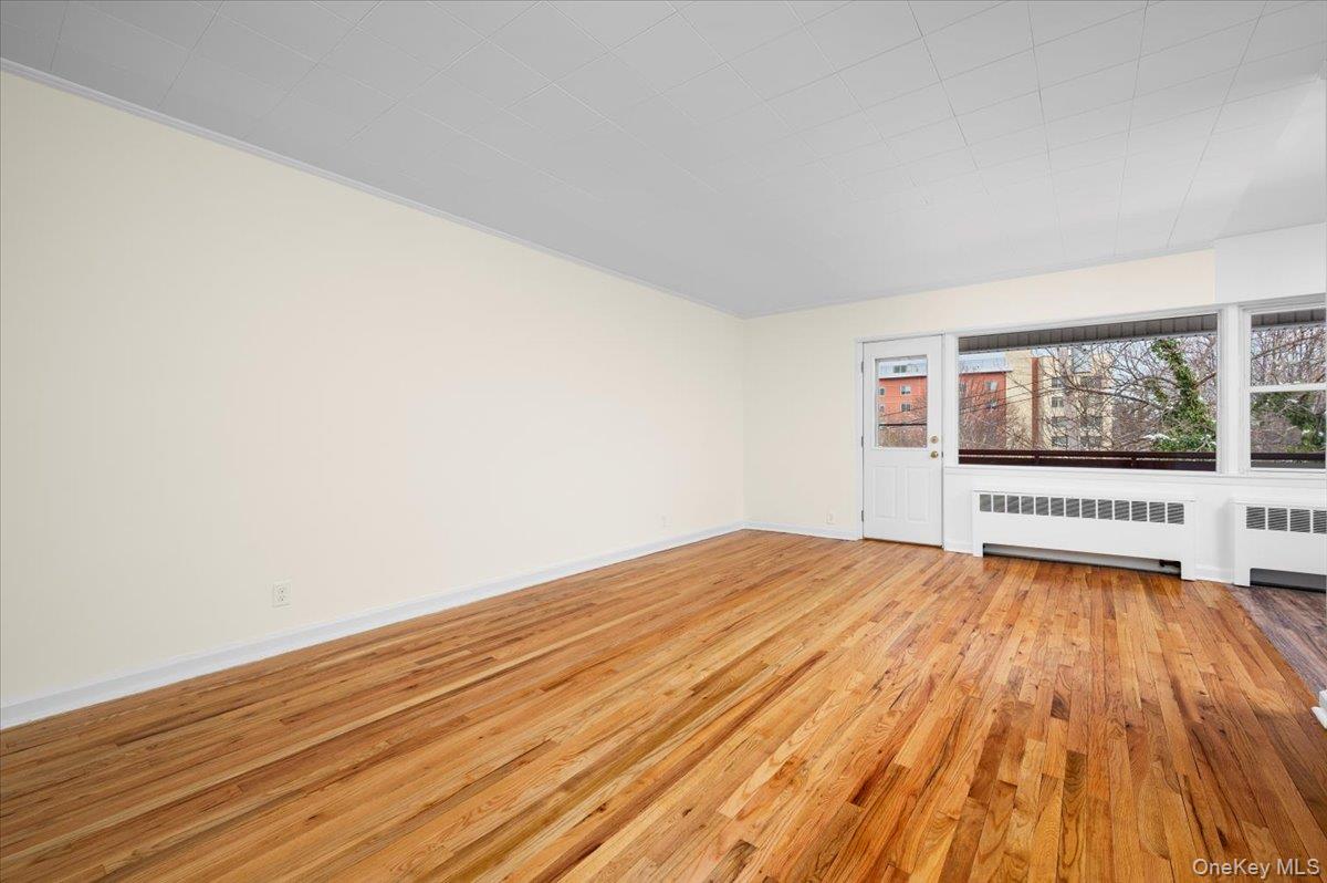 #2 photo, 437 Pelham Road, New Rochelle , NY 10805