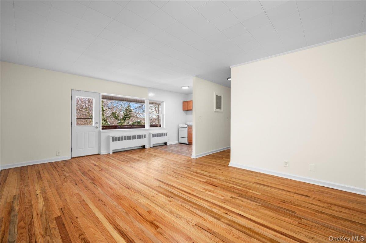 #3 photo, 437 Pelham Road, New Rochelle , NY 10805