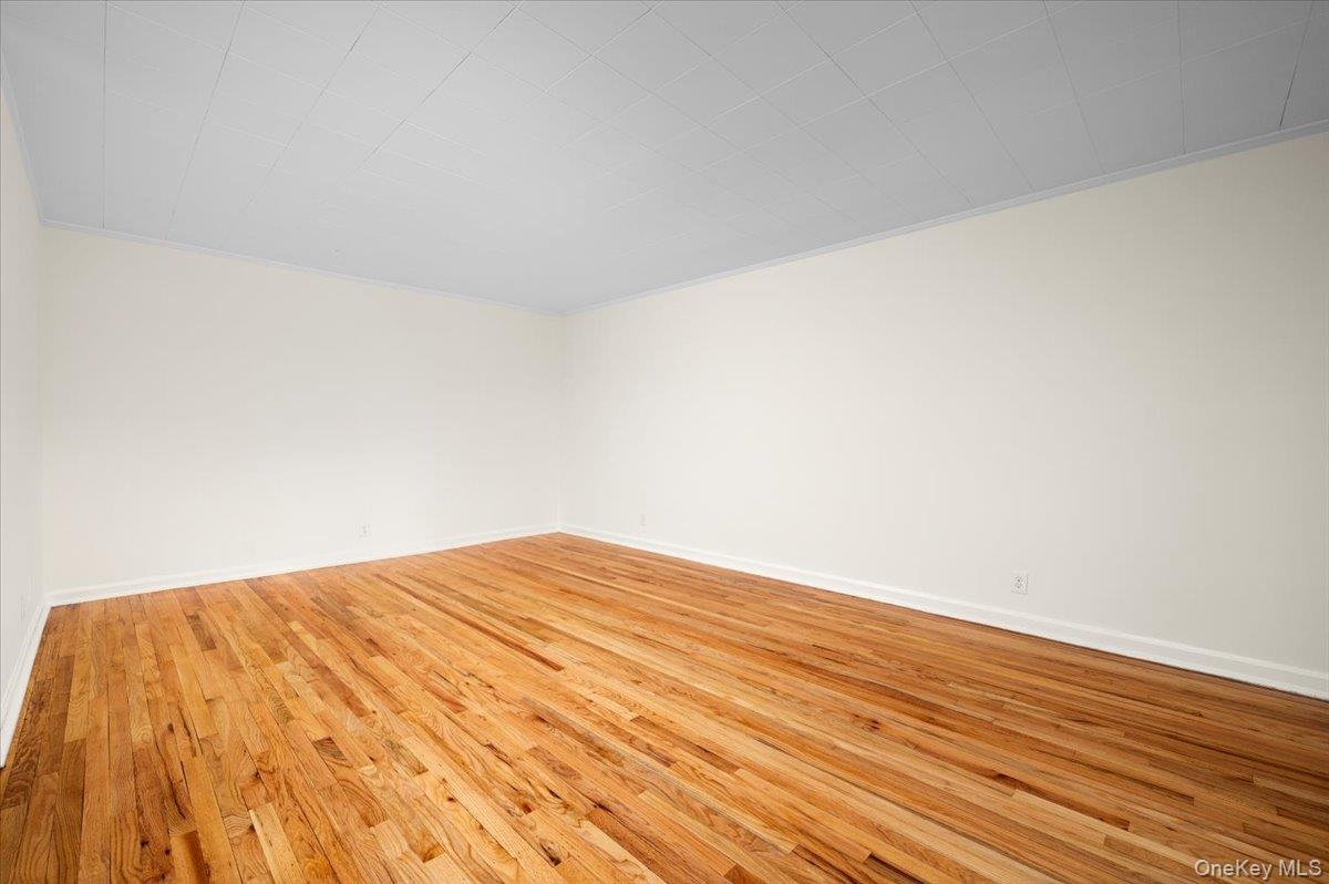 #4 photo, 437 Pelham Road, New Rochelle , NY 10805