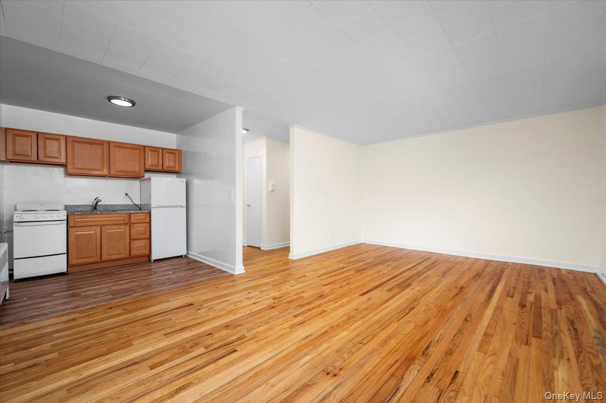 #5 photo, 437 Pelham Road, New Rochelle , NY 10805