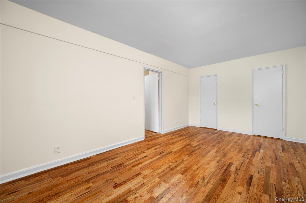 #6 photo, 437 Pelham Road, New Rochelle , NY 10805