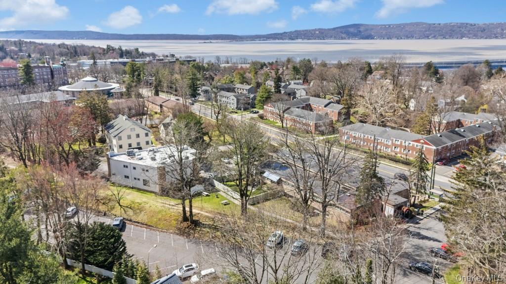 #17 photo, 200 S Broadway, Tarrytown , NY 10591