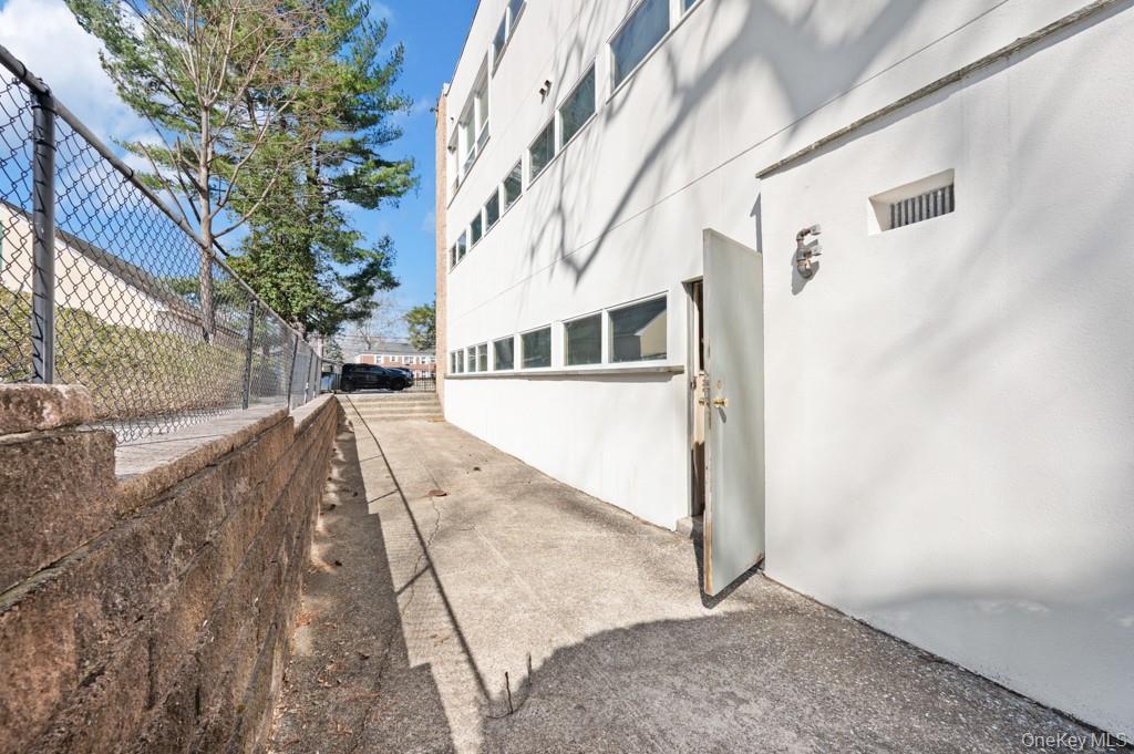 #10 photo, 200 S Broadway, Tarrytown , NY 10591