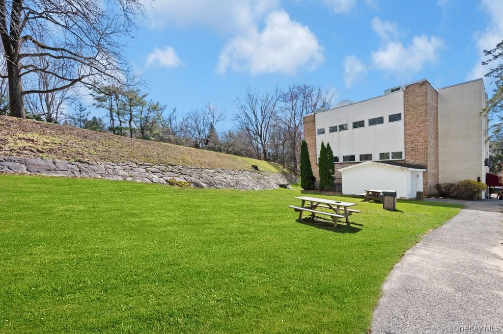 #13 photo, 200 S Broadway, Tarrytown , NY 10591